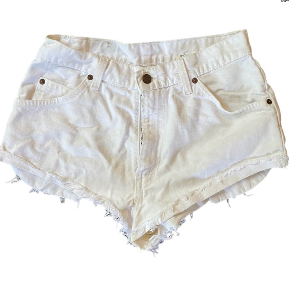 Levi’s white jean shorts